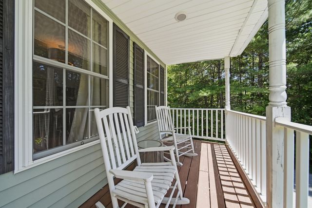 24 Gardensong Drive, Hooksett, NH 03106