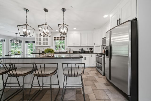 24 Gardensong Drive, Hooksett, NH 03106