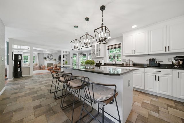 24 Gardensong Drive, Hooksett, NH 03106