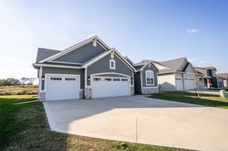 2391 SE 5th Street, West Des Moines, IA 50265