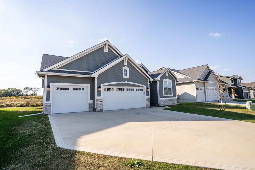 2391 SE 5th Street, West Des Moines, IA 50265