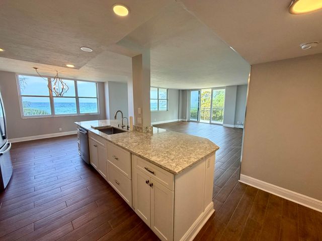 1147 Hillsboro Mile 214, Hillsboro Beach, FL 33062