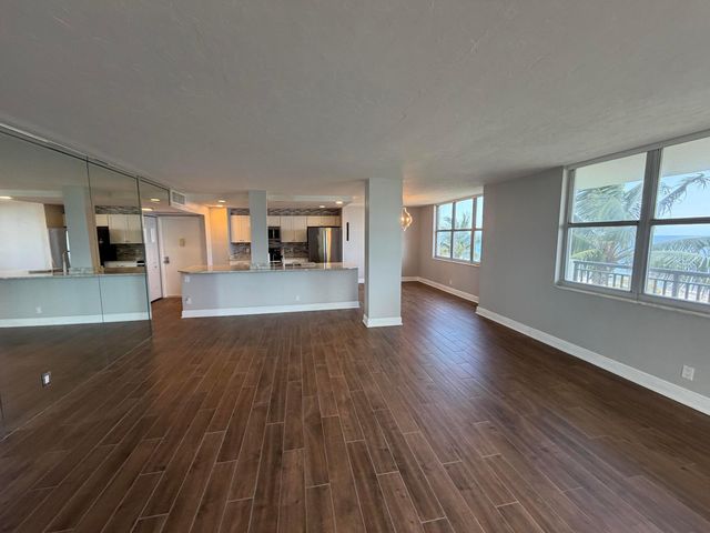 1147 Hillsboro Mile 214, Hillsboro Beach, FL 33062