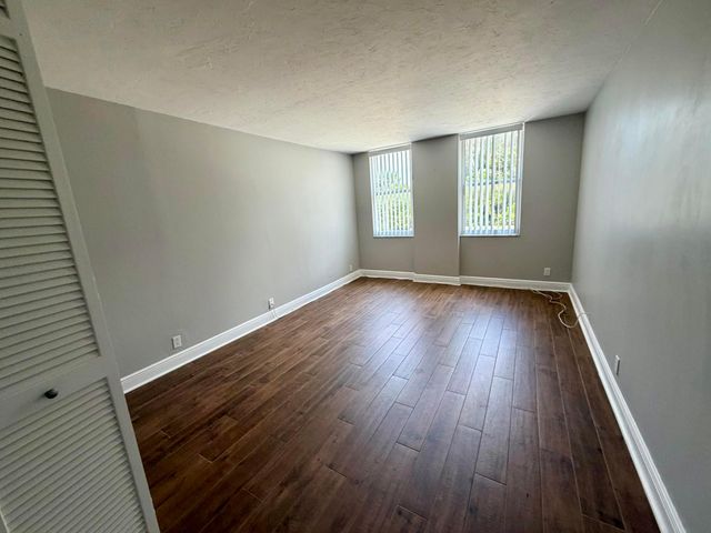 1147 Hillsboro Mile 214, Hillsboro Beach, FL 33062