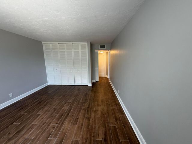 1147 Hillsboro Mile 214, Hillsboro Beach, FL 33062