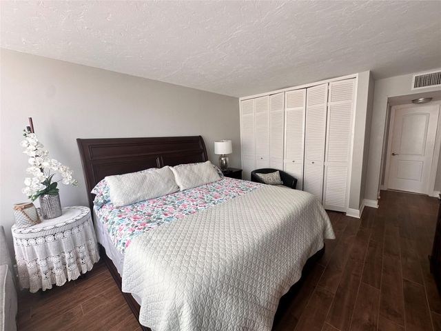 1147 Hillsboro Mile 214, Hillsboro Beach, FL 33062