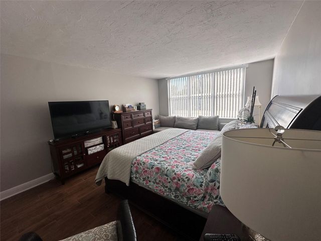 1147 Hillsboro Mile 214, Hillsboro Beach, FL 33062