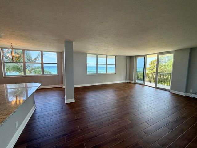 1147 Hillsboro Mile 214, Hillsboro Beach, FL 33062