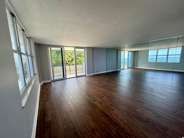 1147 Hillsboro Mile 214, Hillsboro Beach, FL 33062