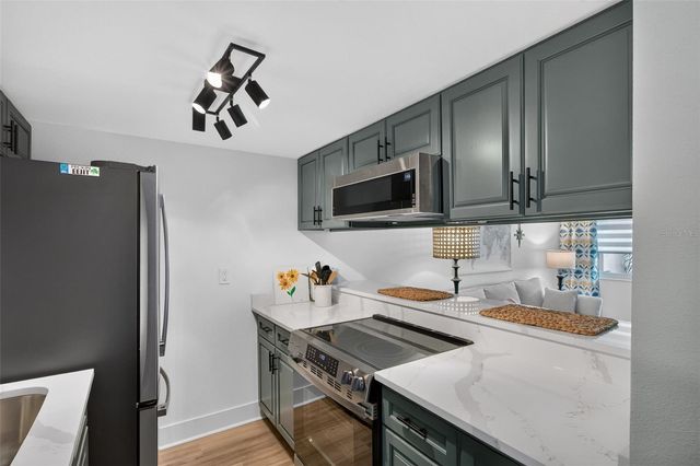 7625 SUN ISLAND DRIVE S 103, South Pasadena, FL 33707