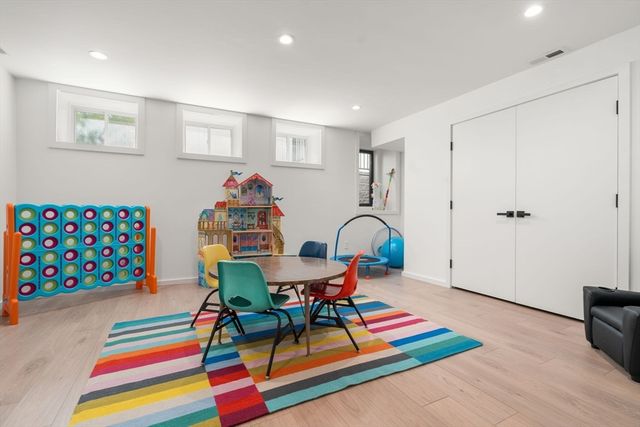 29 Hanson Road, Newton, MA 02459