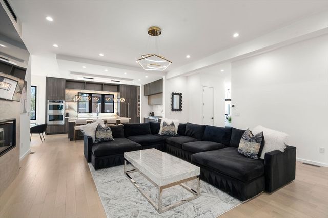 29 Hanson Road, Newton, MA 02459
