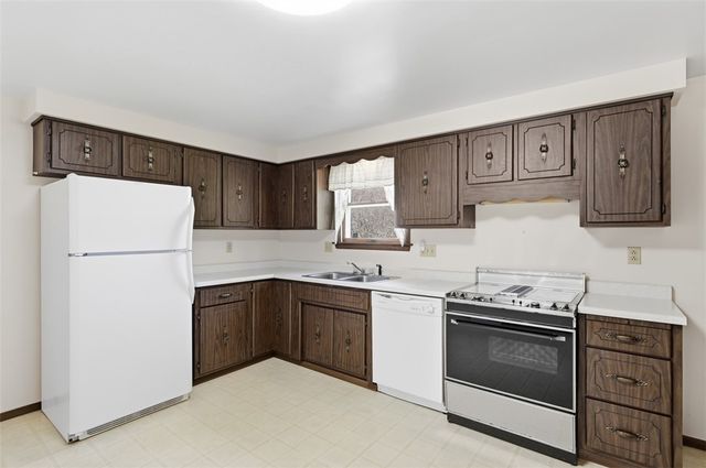 15 Holly Ridge Rd, N Franklin Twp, PA 15301
