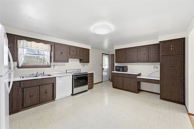 15 Holly Ridge Rd, N Franklin Twp, PA 15301