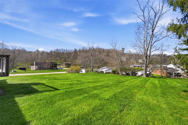 15 Holly Ridge Rd, N Franklin Twp, PA 15301