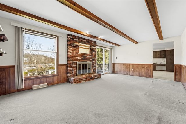 15 Holly Ridge Rd, N Franklin Twp, PA 15301