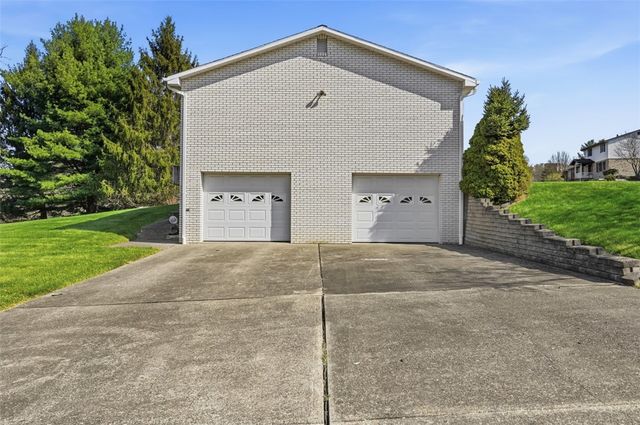 15 Holly Ridge Rd, N Franklin Twp, PA 15301