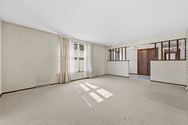 15 Holly Ridge Rd, N Franklin Twp, PA 15301
