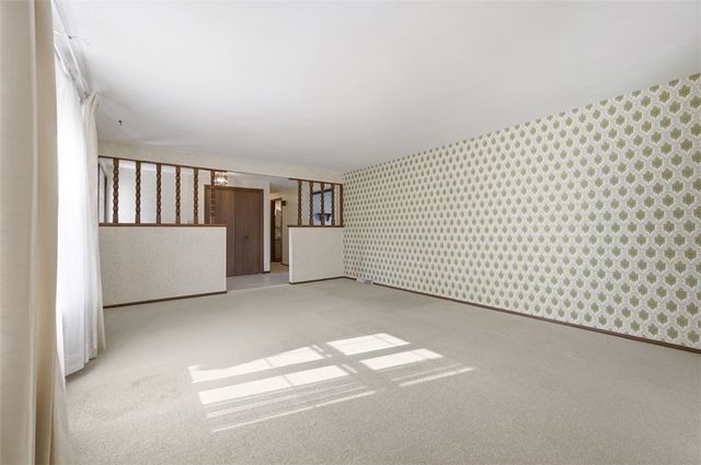 15 Holly Ridge Rd, N Franklin Twp, PA 15301