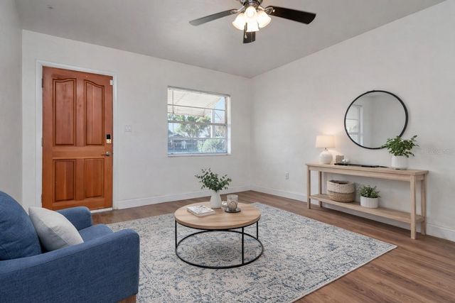 3907 W PINE STREET, Tampa, FL 33607