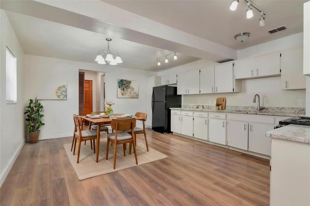 3907 W PINE STREET, Tampa, FL 33607