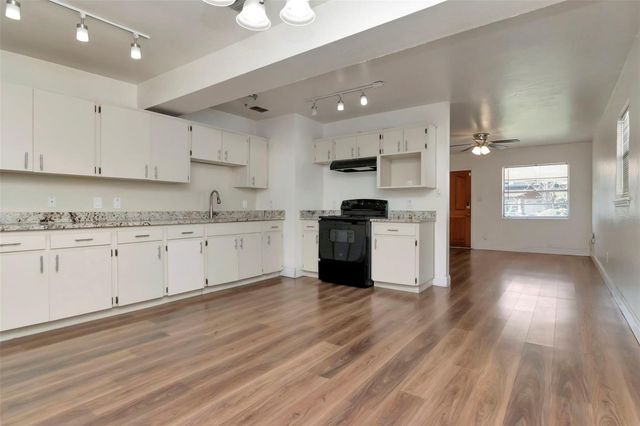 3907 W PINE STREET, Tampa, FL 33607