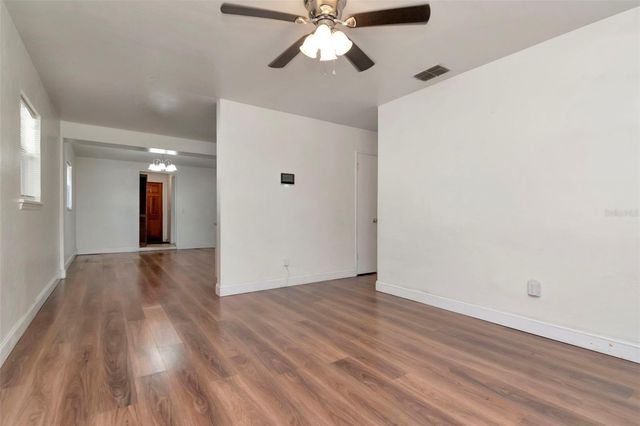 3907 W PINE STREET, Tampa, FL 33607