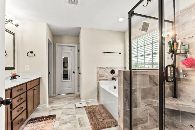 104 Pearl Moss Lane, Kathleen, GA 31047