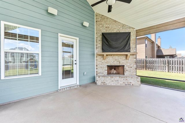 104 Pearl Moss Lane, Kathleen, GA 31047