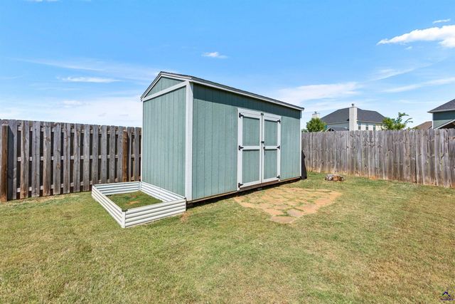 104 Pearl Moss Lane, Kathleen, GA 31047