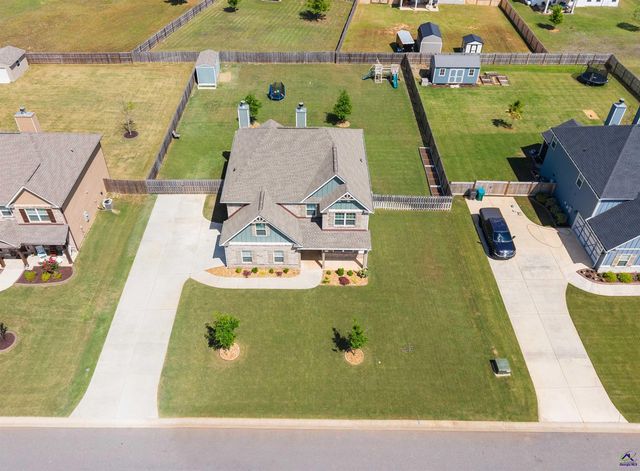 104 Pearl Moss Lane, Kathleen, GA 31047