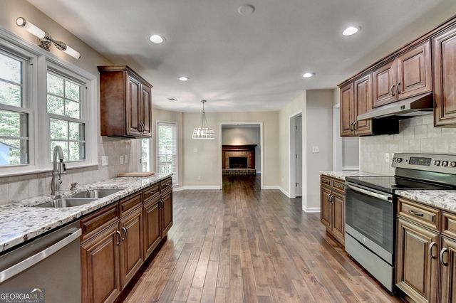 728 Flowers Crossing, Lawrenceville, GA 30044