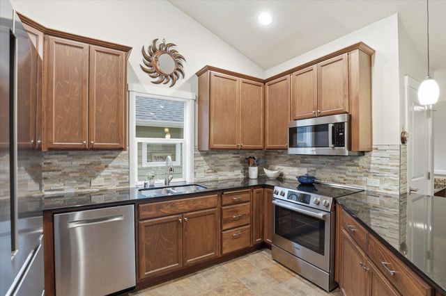 9002 N Sundance Dr, Spokane, WA 99208