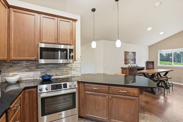 9002 N Sundance Dr, Spokane, WA 99208