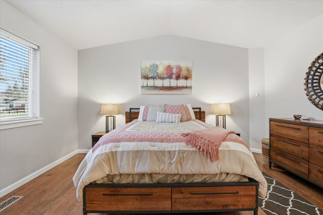 9002 N Sundance Dr, Spokane, WA 99208