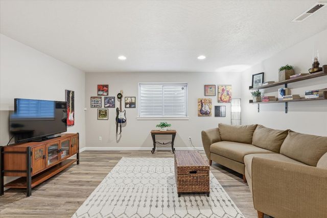 9002 N Sundance Dr, Spokane, WA 99208