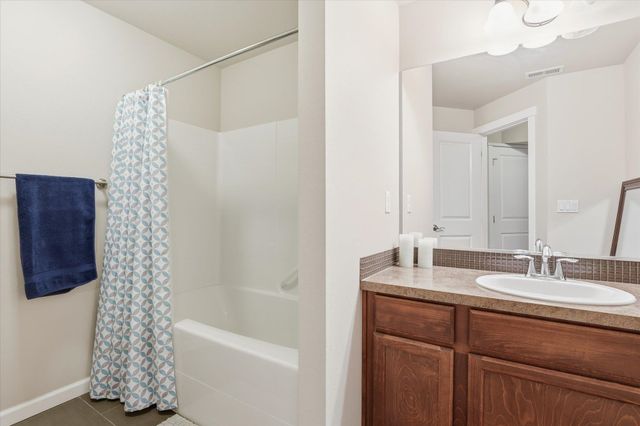 9002 N Sundance Dr, Spokane, WA 99208