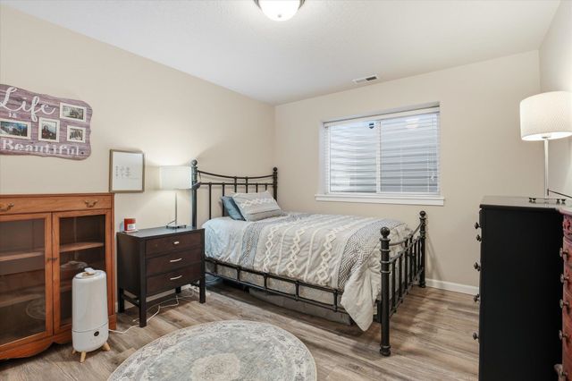 9002 N Sundance Dr, Spokane, WA 99208