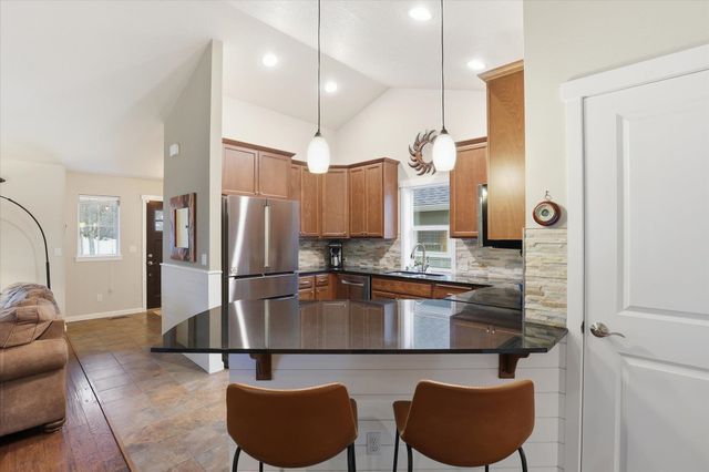 9002 N Sundance Dr, Spokane, WA 99208