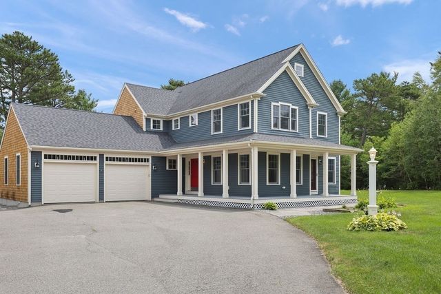 10 Pond Edge Trl, Wareham, MA 02571