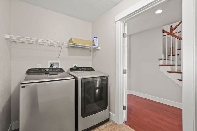10 Pond Edge Trl, Wareham, MA 02571