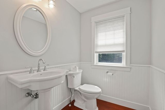 10 Pond Edge Trl, Wareham, MA 02571
