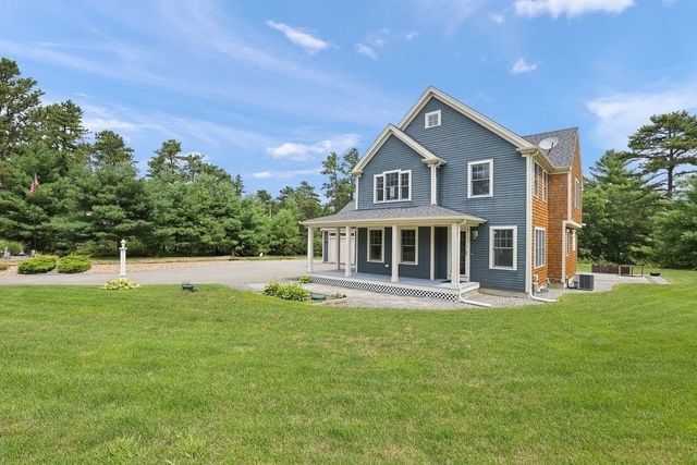 10 Pond Edge Trl, Wareham, MA 02571