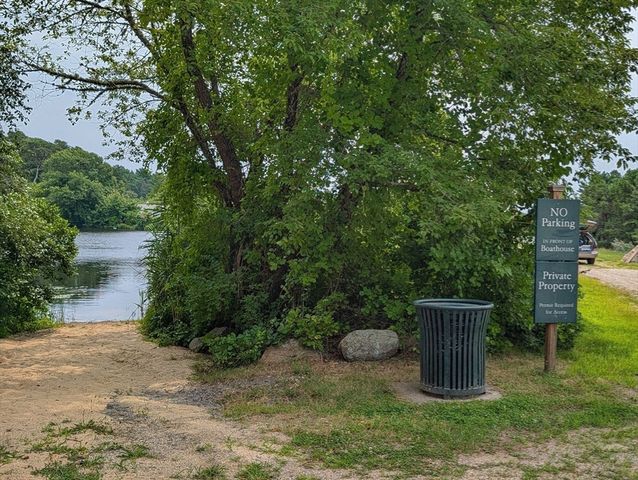10 Pond Edge Trl, Wareham, MA 02571