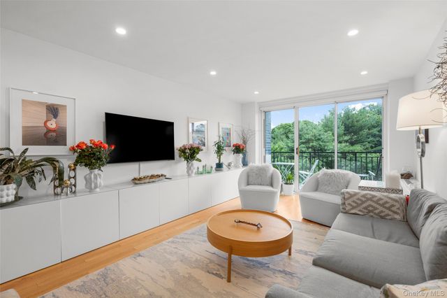 20 Old Mamaroneck Road 7G, White Plains, NY 10605