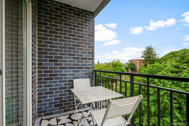 20 Old Mamaroneck Road 7G, White Plains, NY 10605