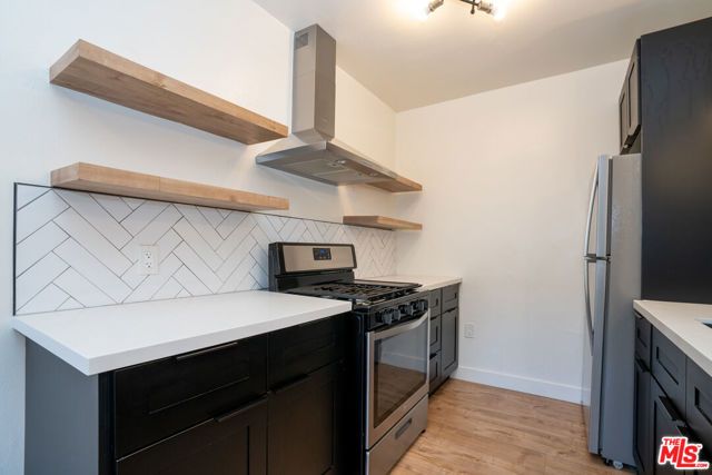 4938 Rosewood Avenue, Los Angeles, CA 90004