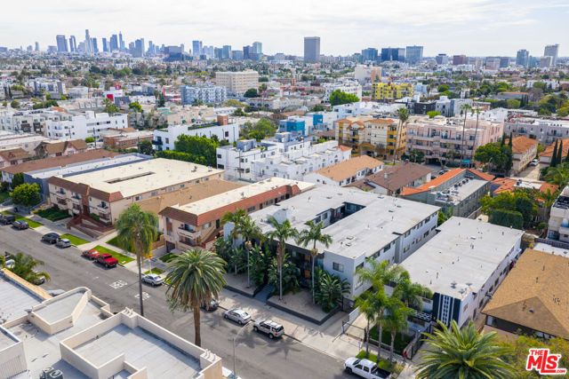 4938 Rosewood Avenue, Los Angeles, CA 90004