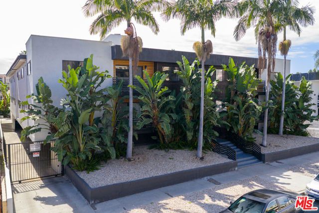 4938 Rosewood Avenue, Los Angeles, CA 90004