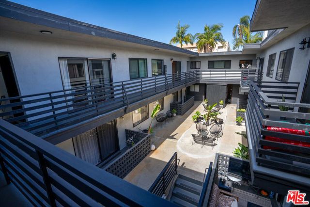 4938 Rosewood Avenue, Los Angeles, CA 90004